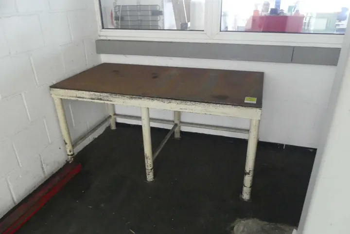 Werkbanktisch Maße in cm ca. 160 x 80 x 75